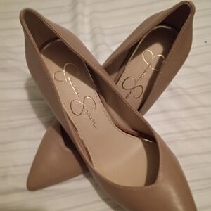 Jessica Simpson Tan Pointed-Toe Heels